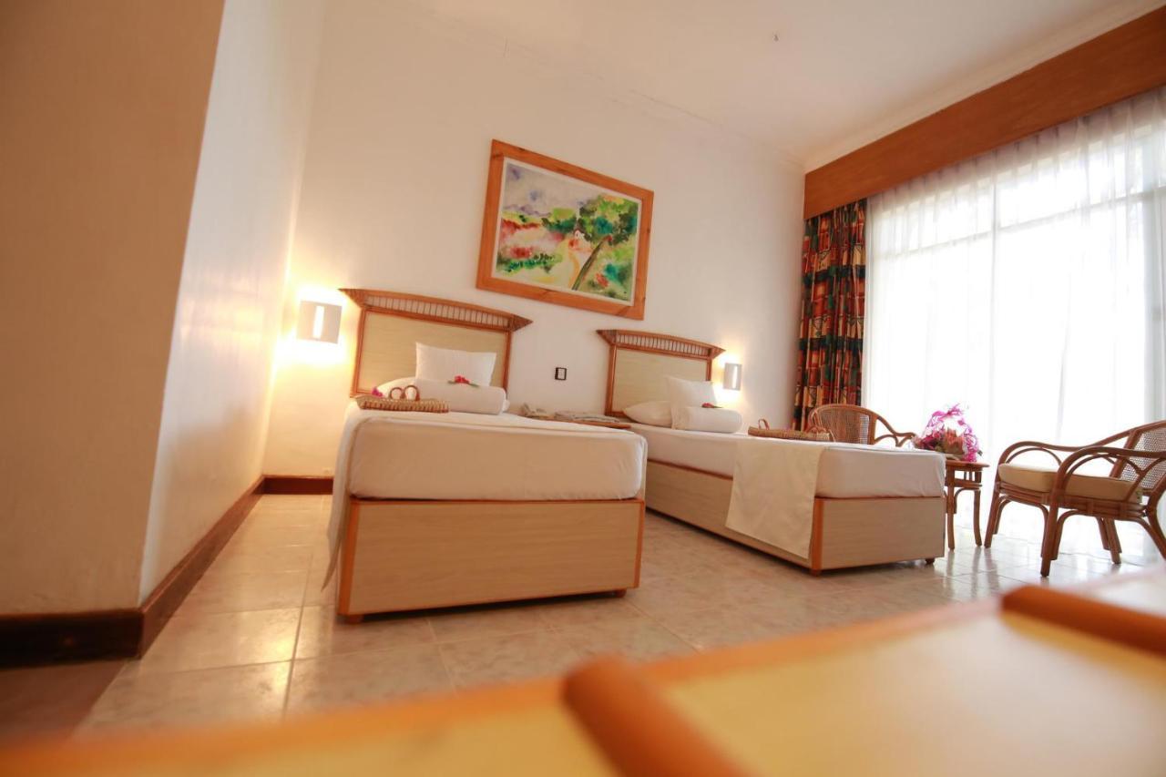 The Oasis Beach Resort Hambantota Esterno foto