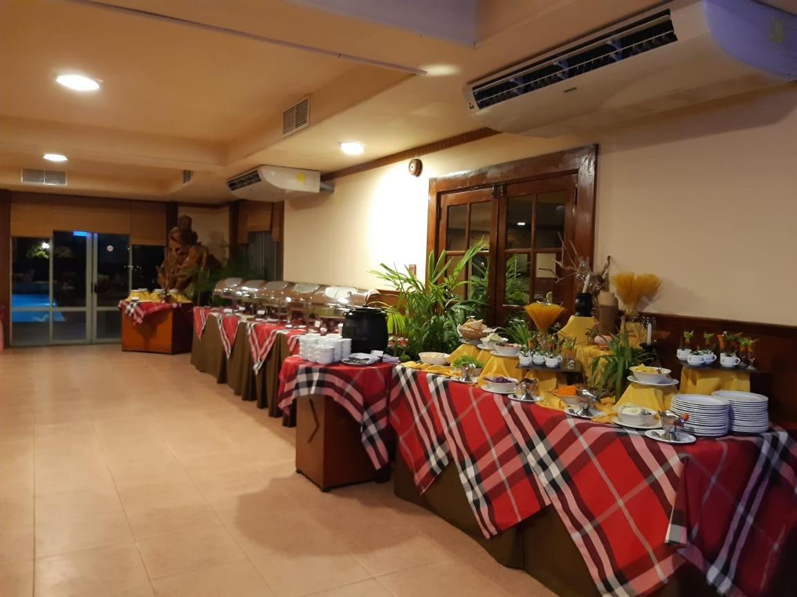 The Oasis Beach Resort Hambantota Esterno foto