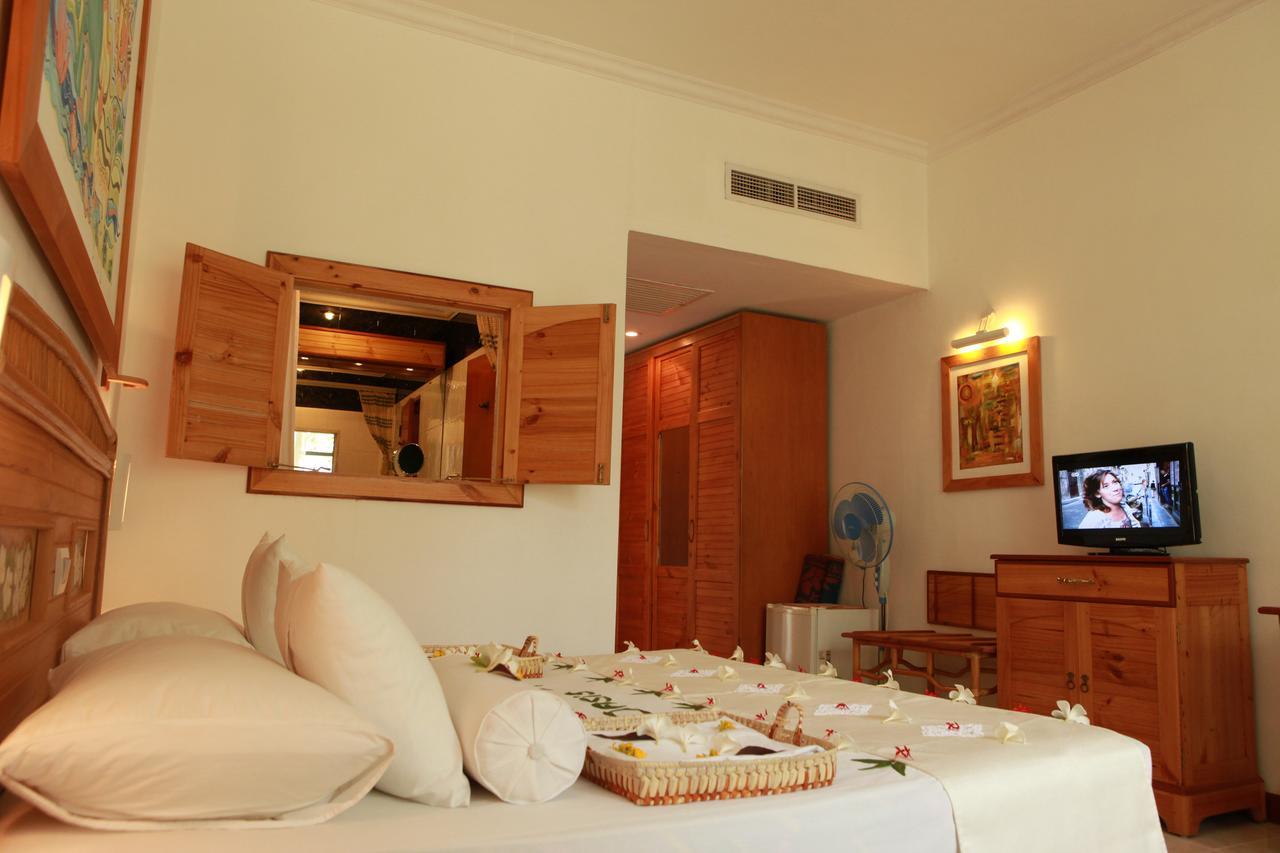 The Oasis Beach Resort Hambantota Esterno foto