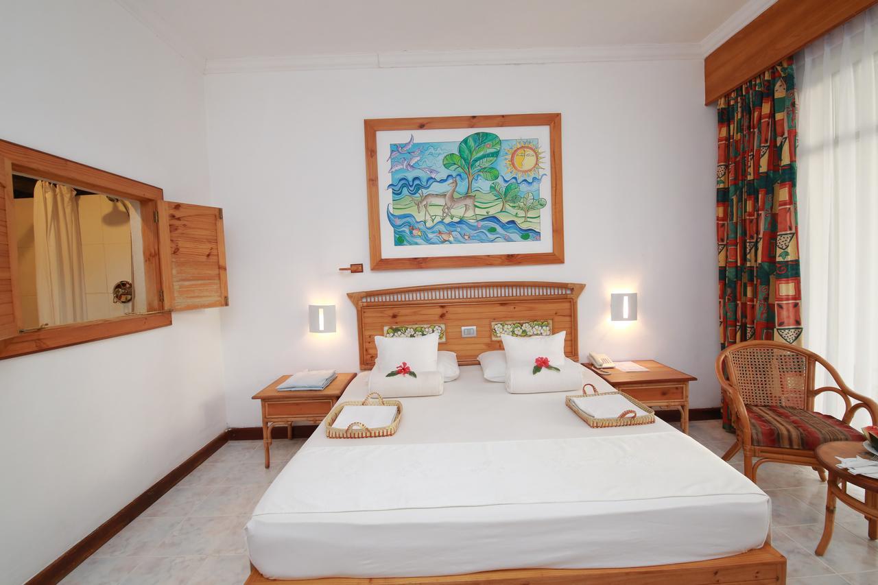 The Oasis Beach Resort Hambantota Esterno foto