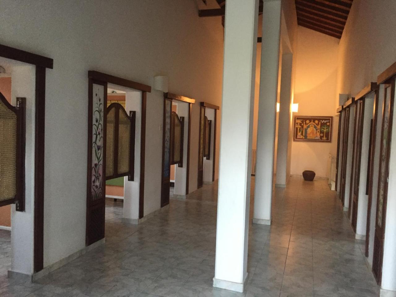 The Oasis Beach Resort Hambantota Esterno foto