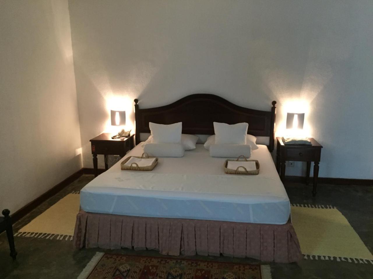 The Oasis Beach Resort Hambantota Esterno foto