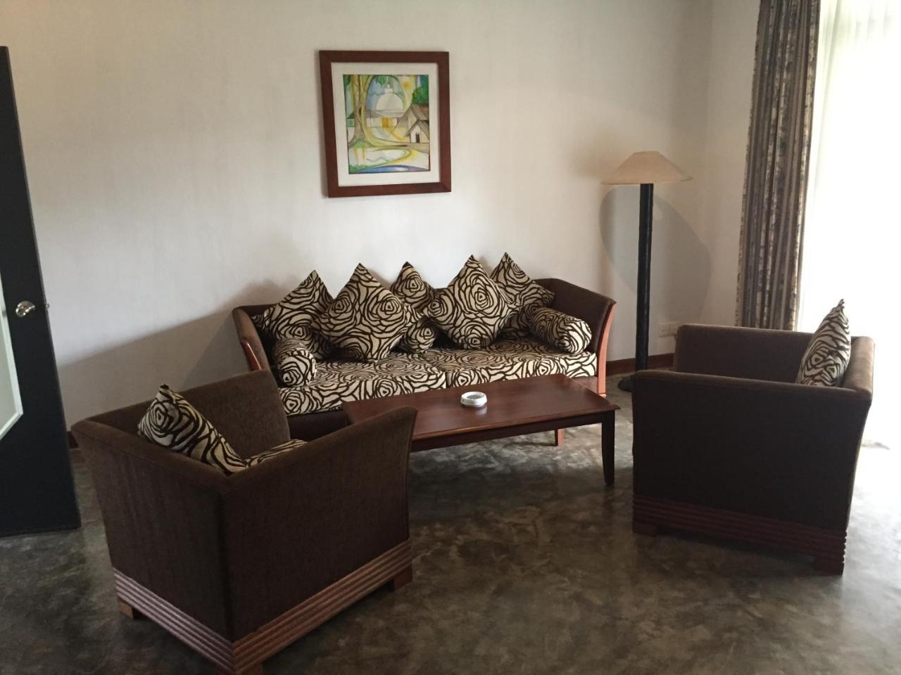 The Oasis Beach Resort Hambantota Esterno foto
