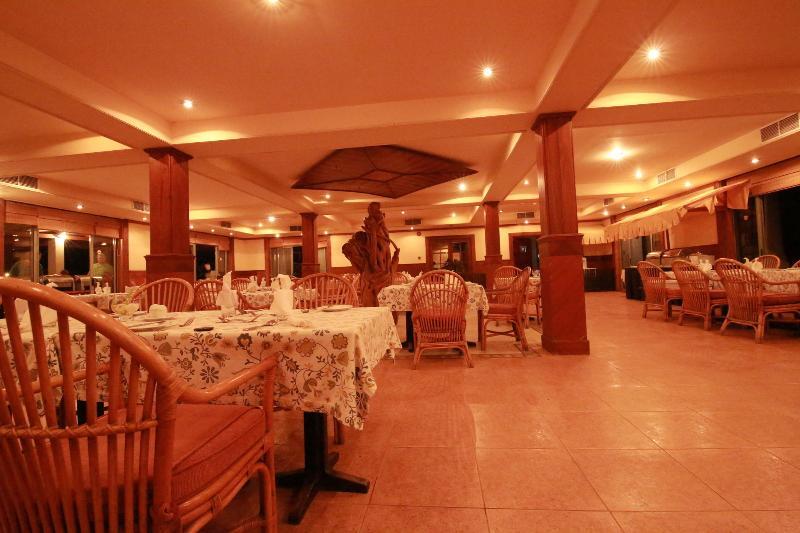 The Oasis Beach Resort Hambantota Esterno foto